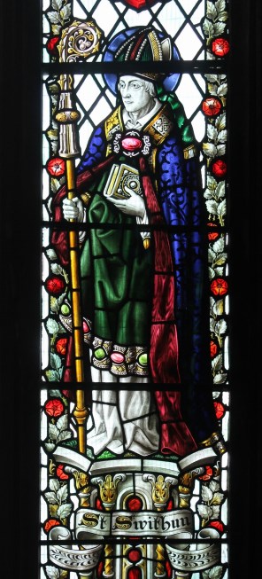 윈체스터의 성 스위투노_photo by Llywelyn2000_in the church of St Giles in Holt_Wrexham_Wales.jpg